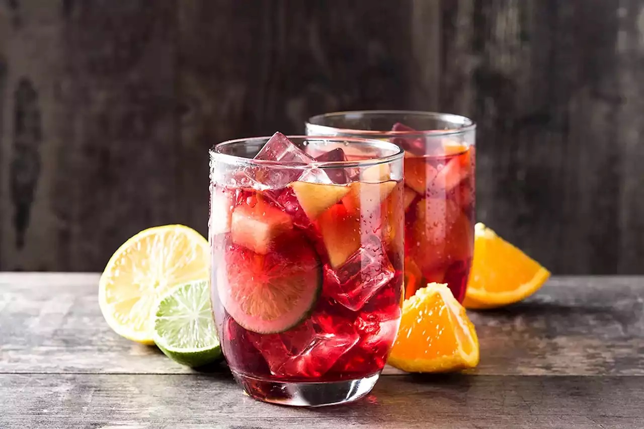 Tinto De Verano Vs Sangria: What's the Difference Between These Two