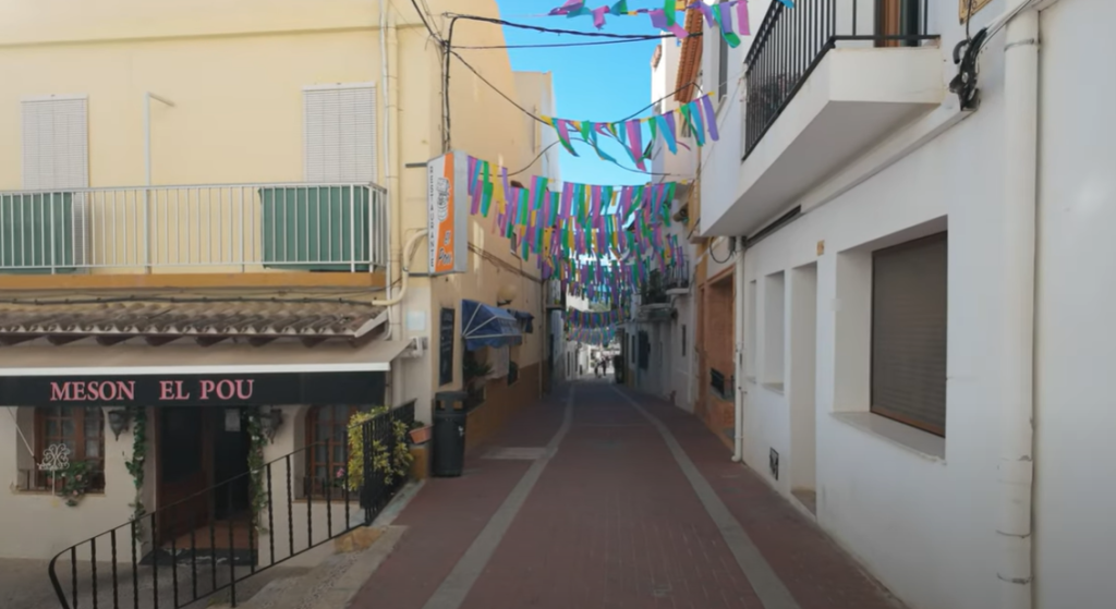 wander the backstreets