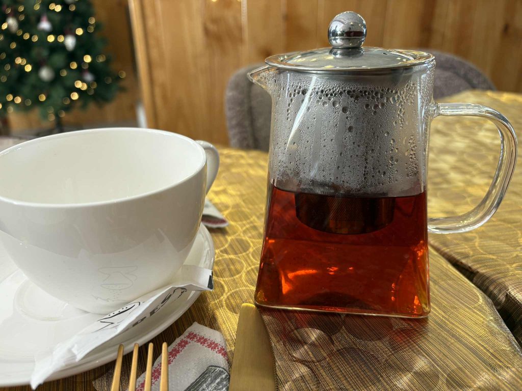 tea at Bellas coffee lounge quesada