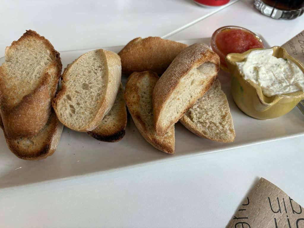 bread and aioli at El Rincon de Mateo Cafe