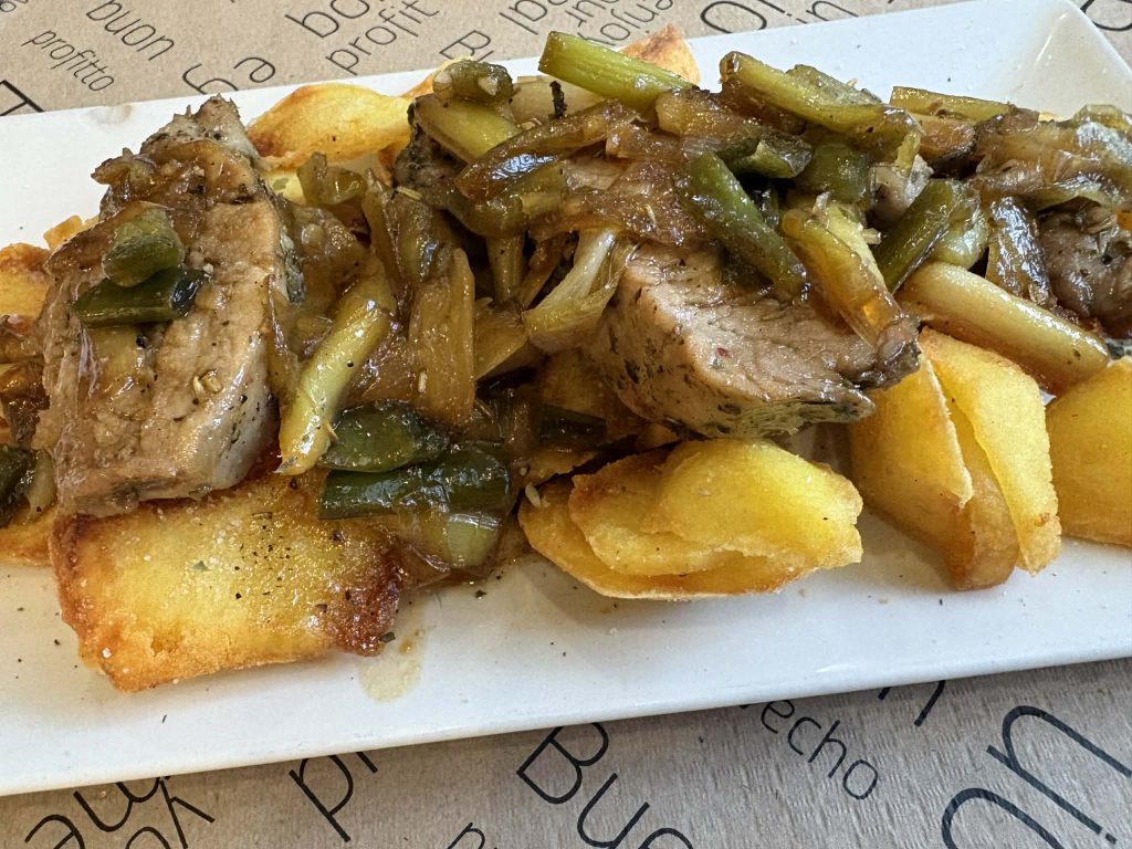 pork at El rincon de Mateo Cafe