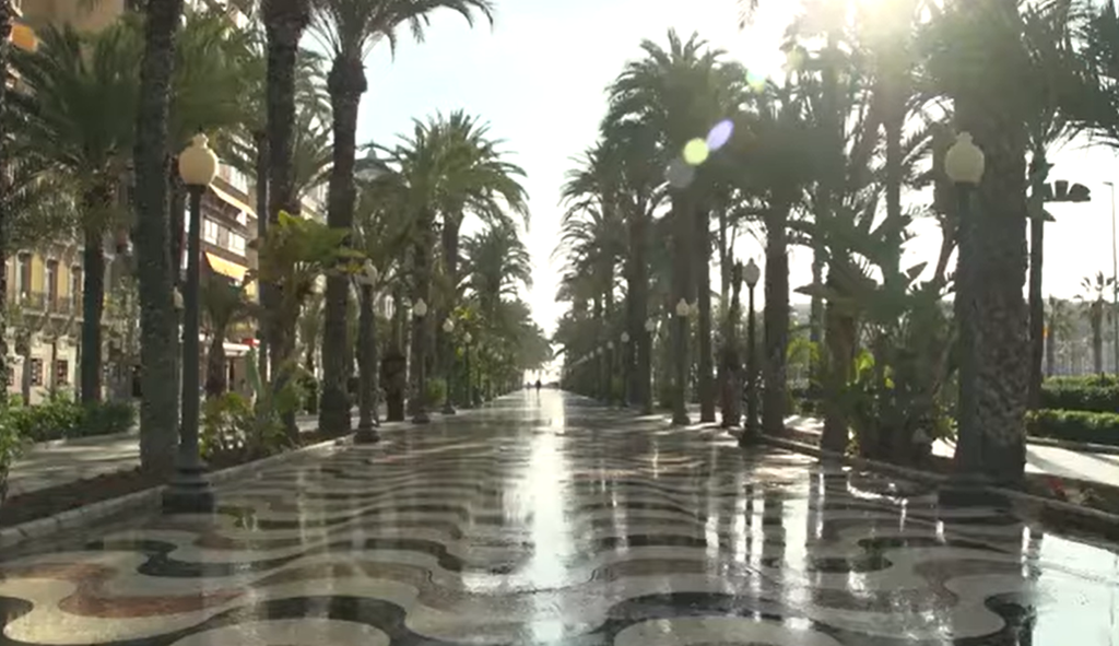 Alicante famous walkway