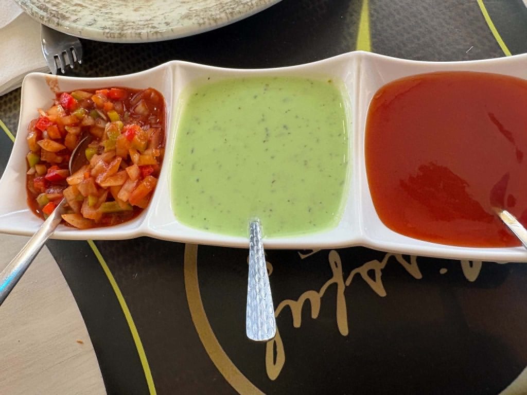 Blissful Bites Benijófar - WOW! 4 sauces